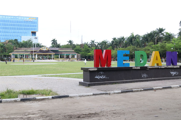 tempat jogging di medan lapangan merdeka medan