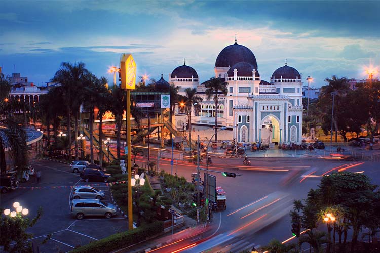 tempat wisata di medan Masjid Raya Al-Mashun